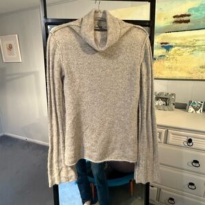 2 JAMES PERSE CASHMERE SWEATER